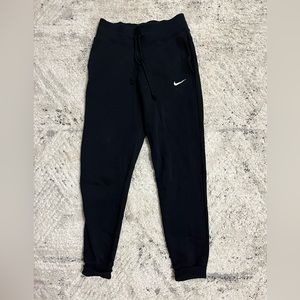 black nike joggers